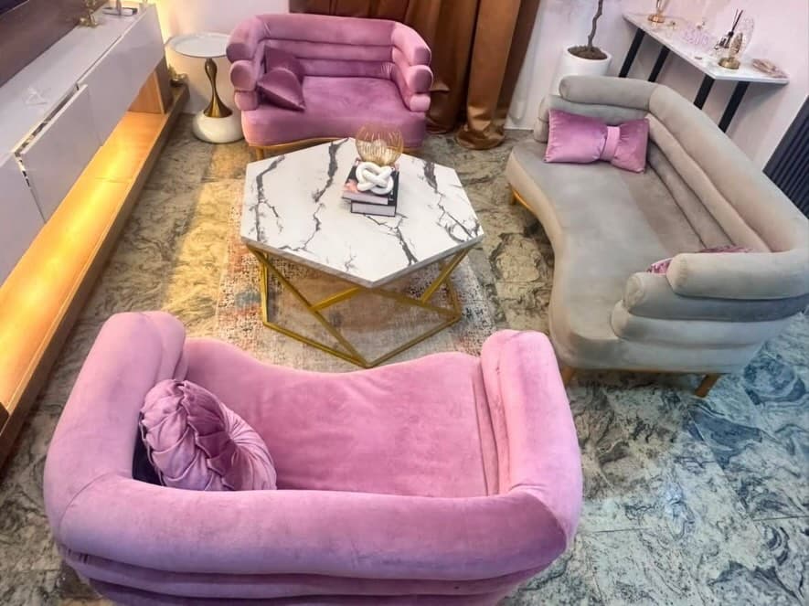 Beautiful 5 Seater Sofa (3,1,1)