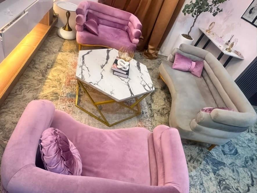 Beautiful 5 Seater Sofa (3,1,1)