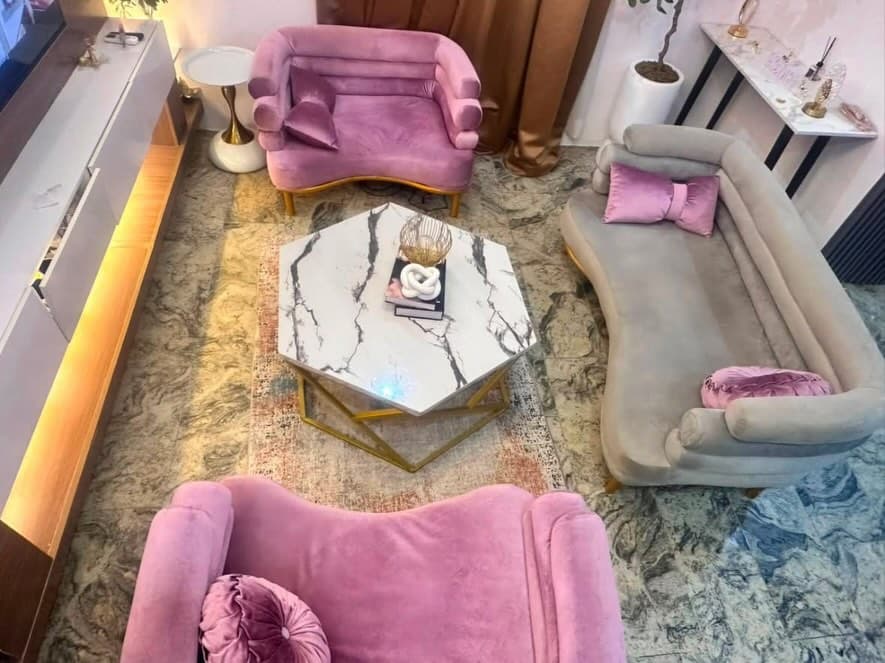 Beautiful 5 Seater Sofa (3,1,1)