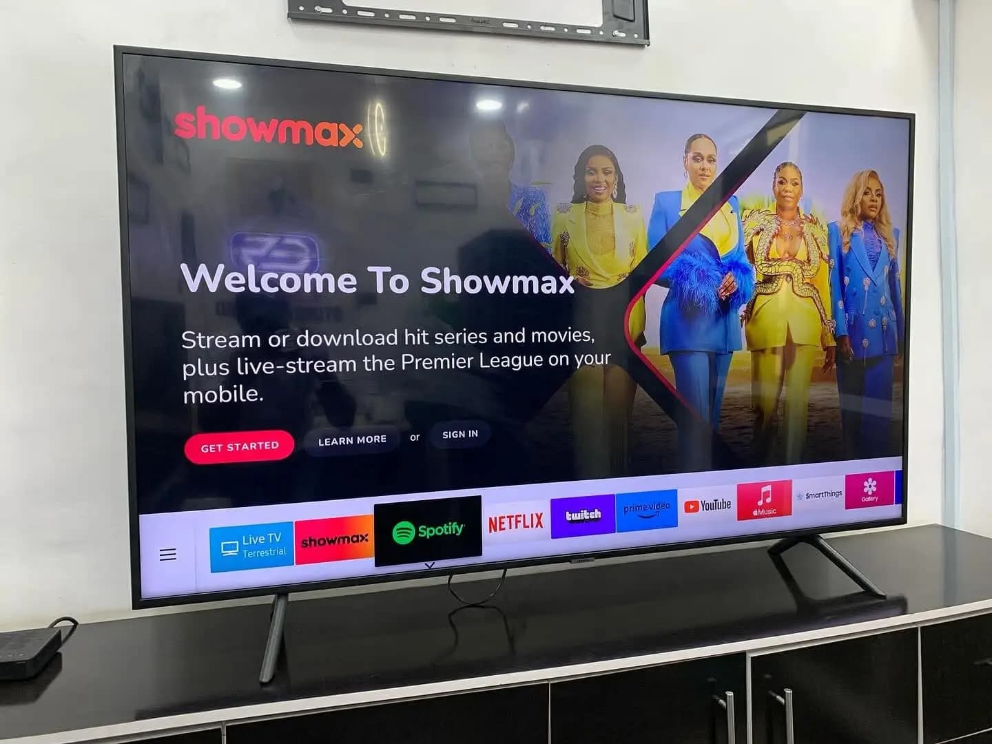 Samsung 50-Inch QLED Smart TV
