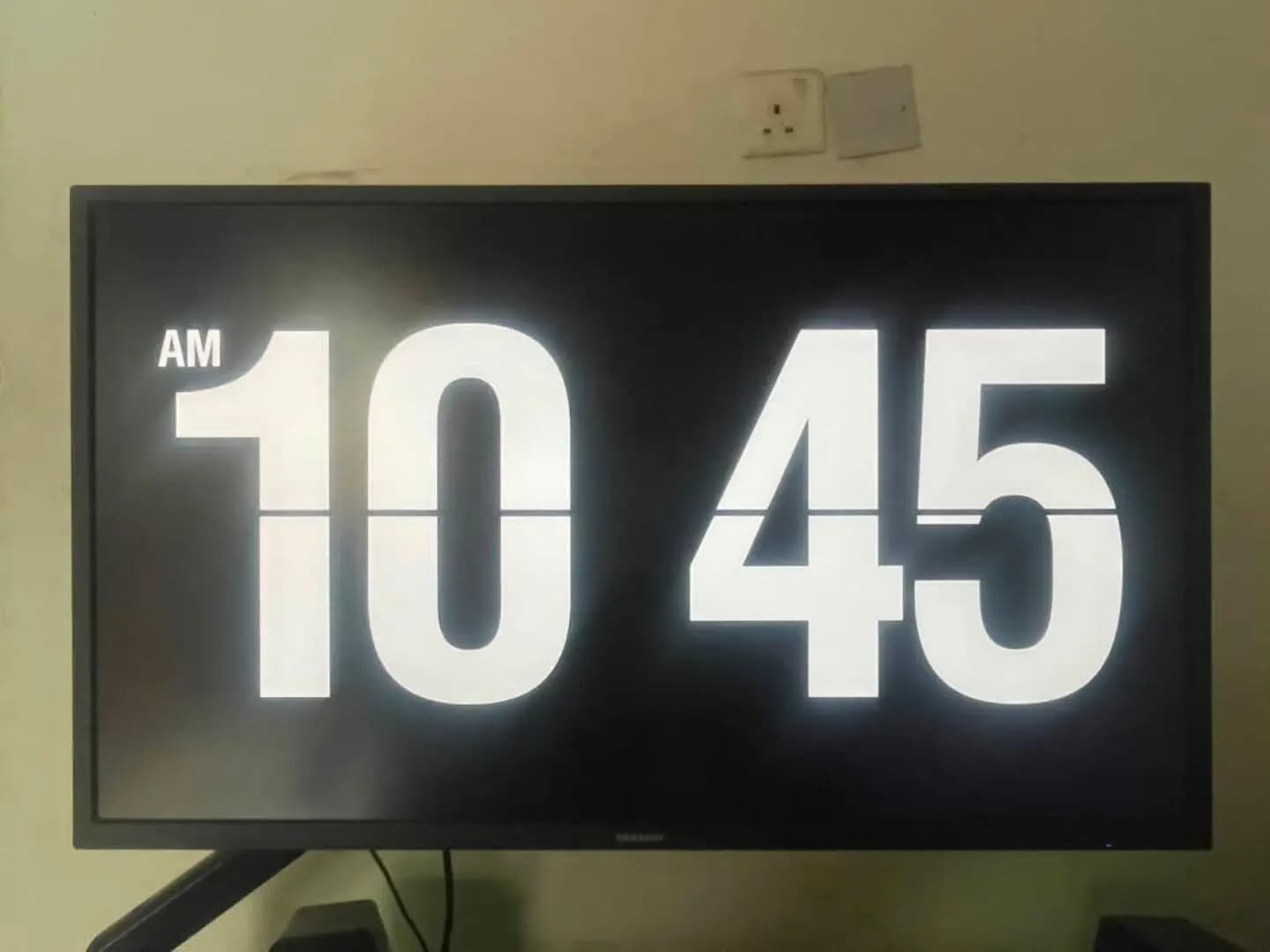 Samsung UJ59 32-inch UHD Monitor