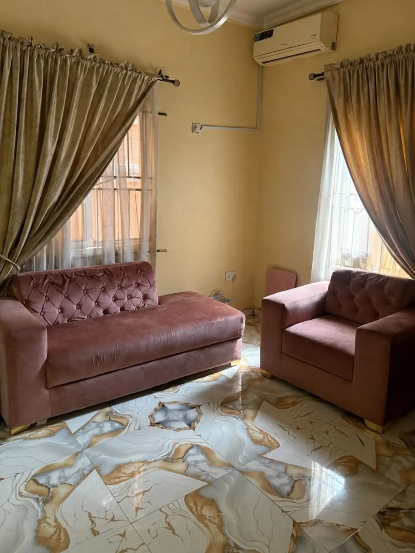 4 Seater Sofa (3,1)