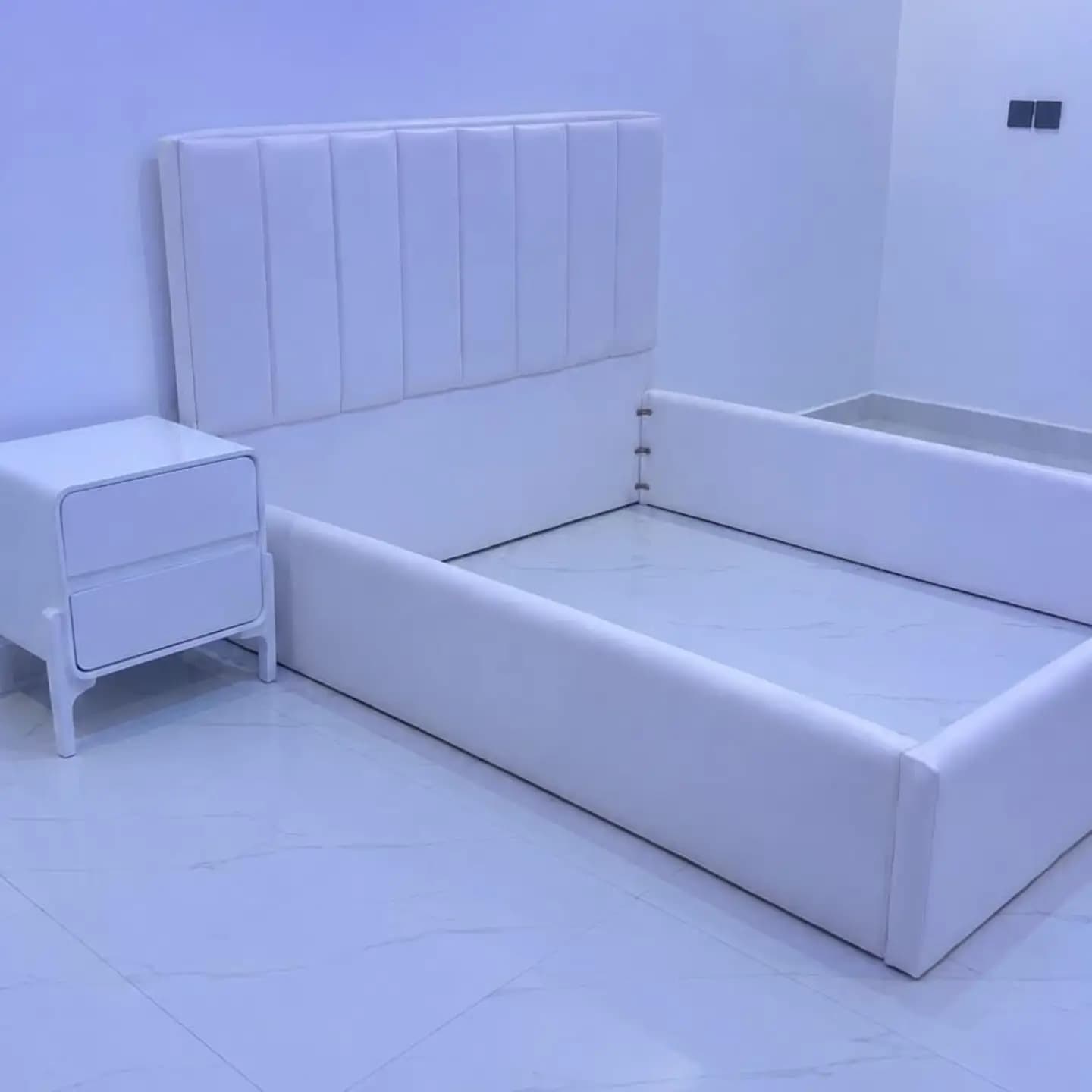 5BY6 Bedframe with Side Drawer