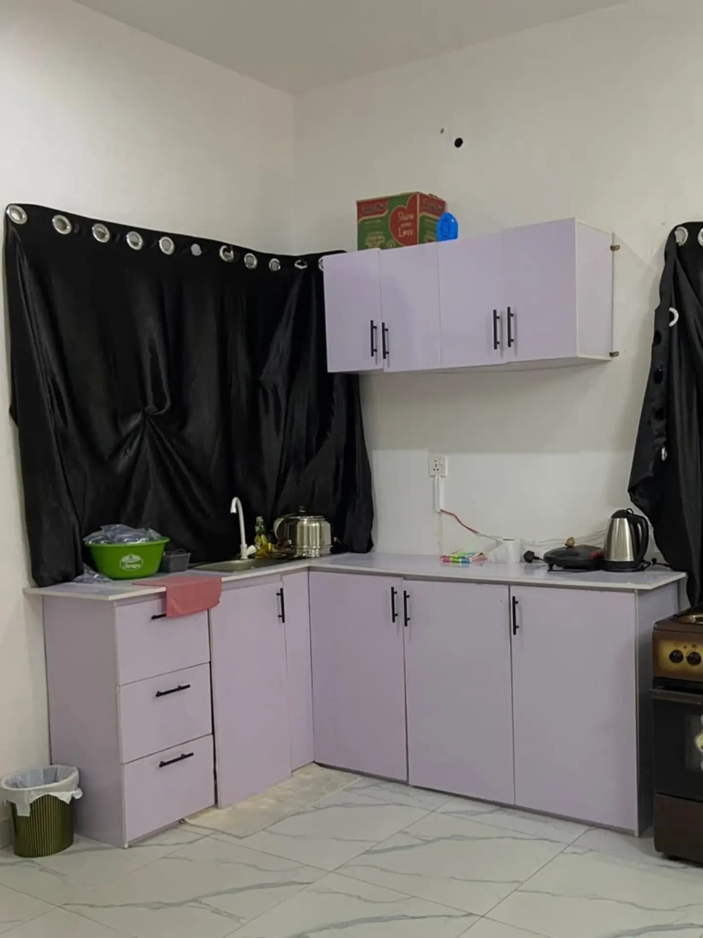 Kitchen Cabinet with Sink and Tap