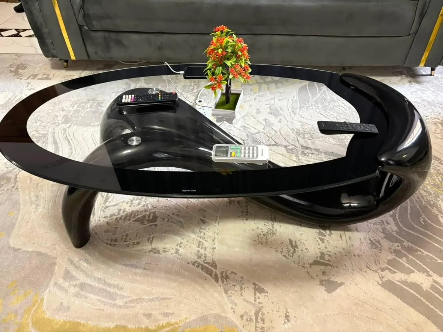 Centre Table and Rug Set