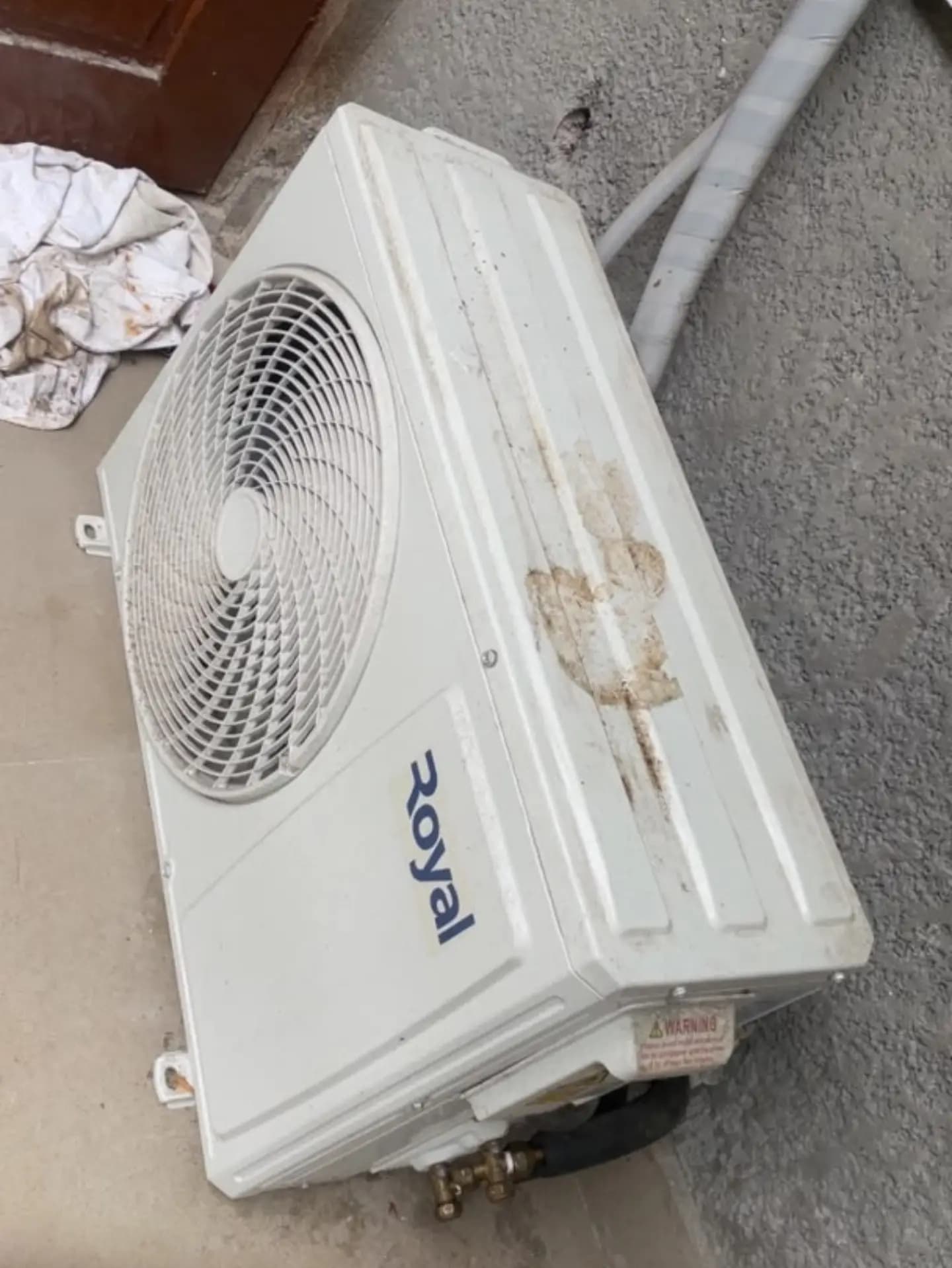 Used Royal 1.5HP Inverter AC with Kits