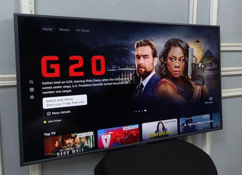 43" Samsung Premium Smart TV