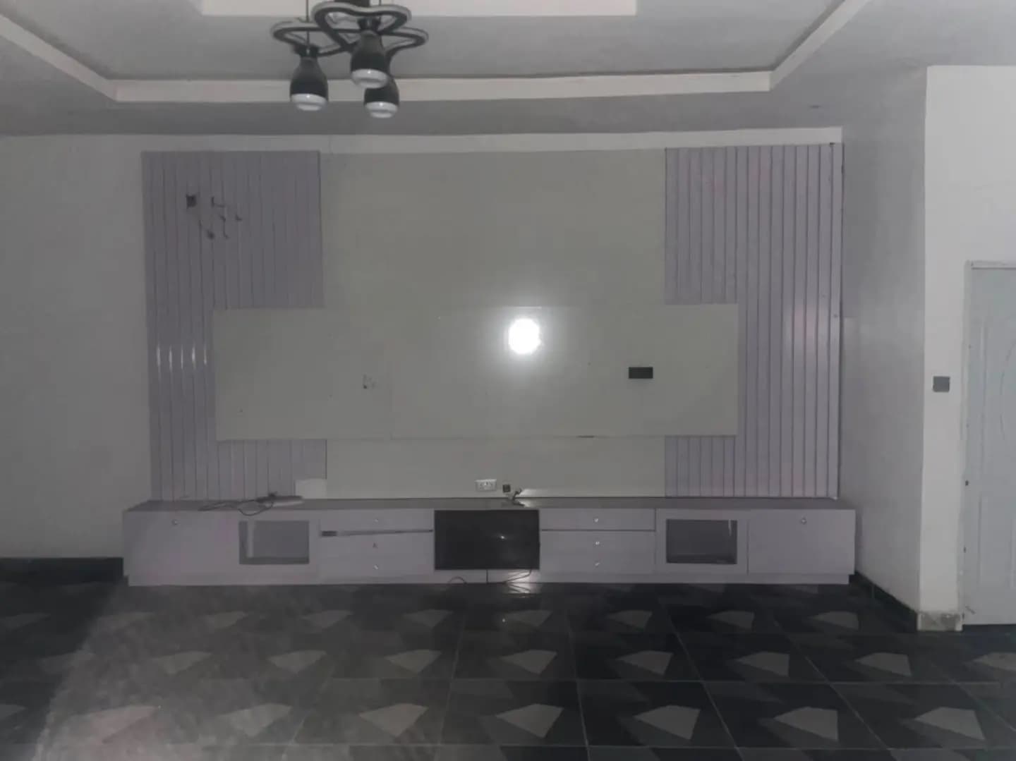 Neatly Used 12x10ft Console